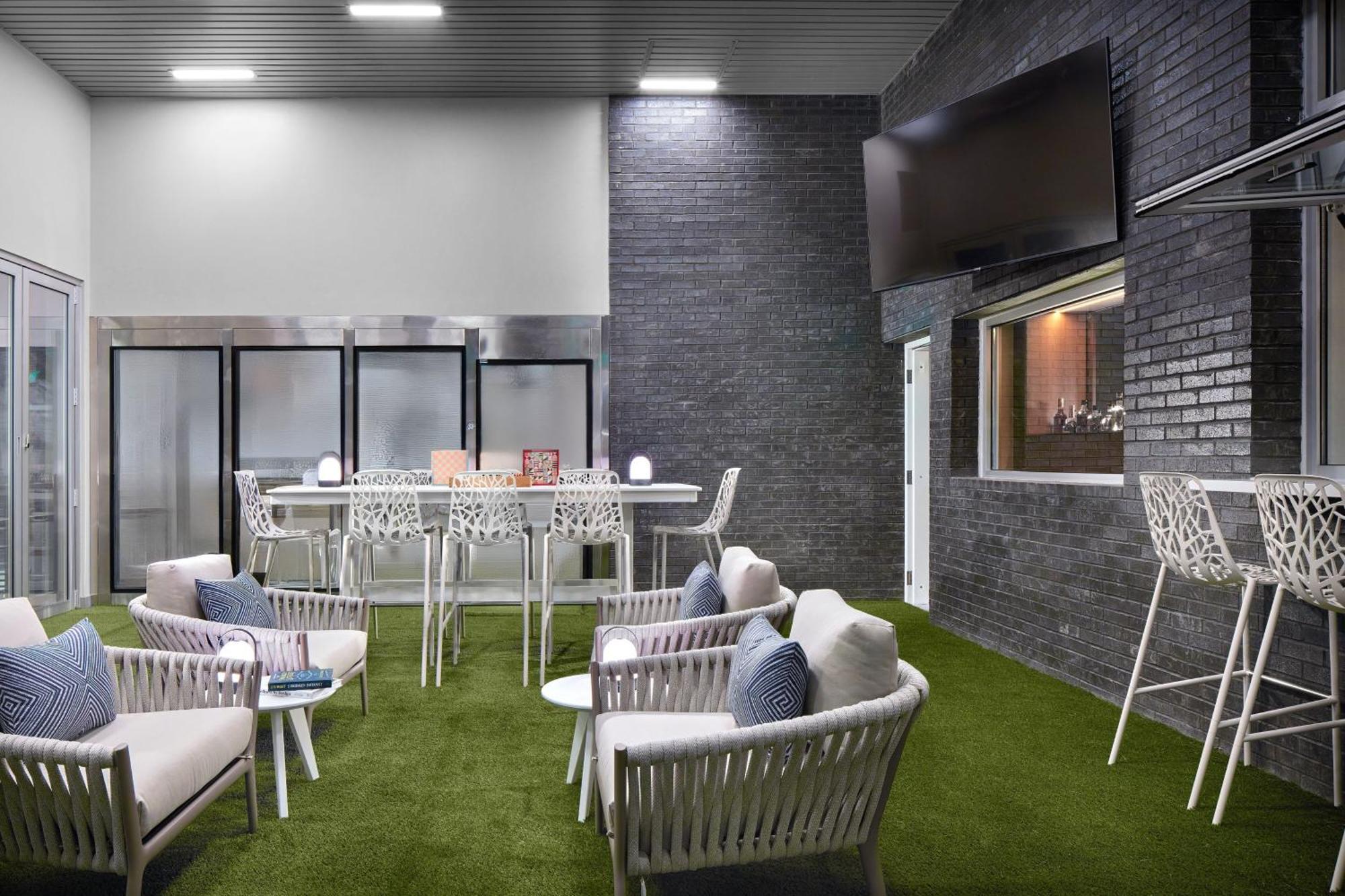 Element Charlotte Uptown Hotel Exterior photo